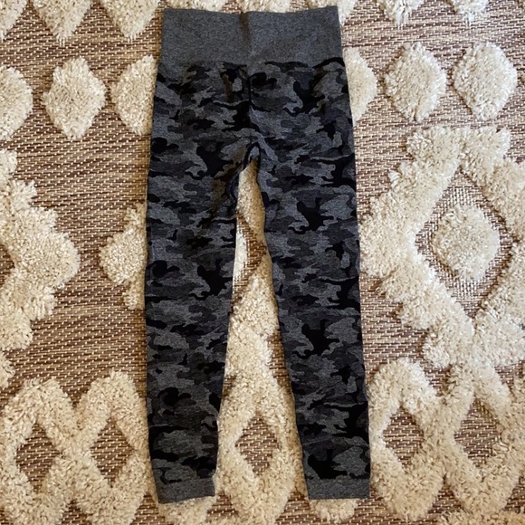 Seamless scrunched booty camo leggings - Picture 4 of 13
